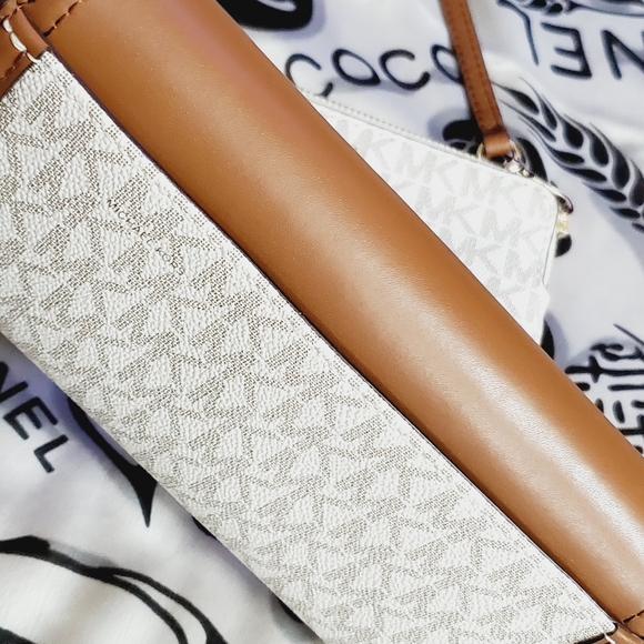 Michael Kors bundle - Picture 5 of 6